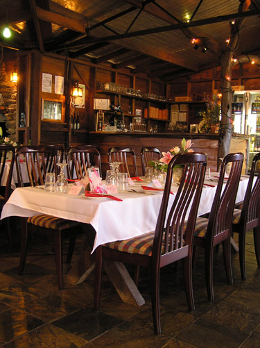 STRINGYBARK WINERY & RESTAURANT